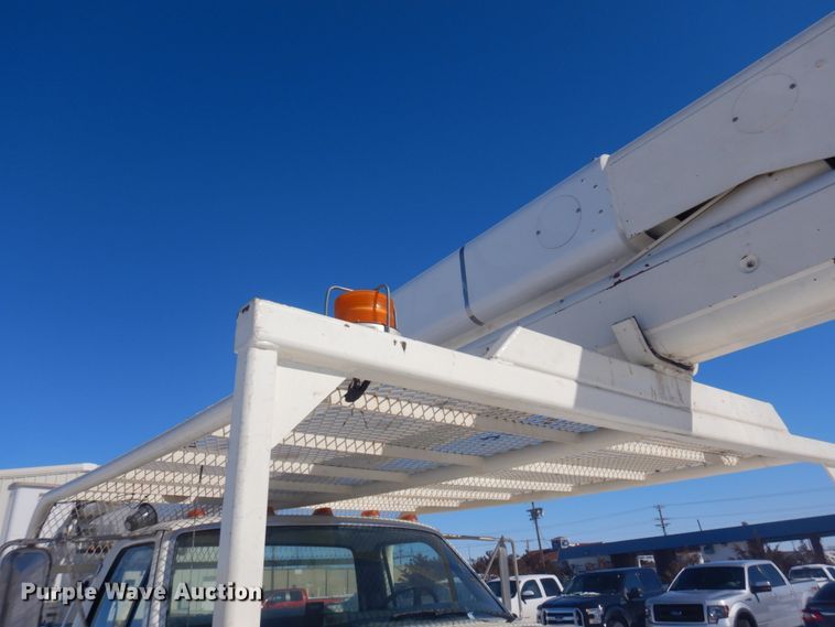 image for item DM5376 1994 Ford F700  bucket truck