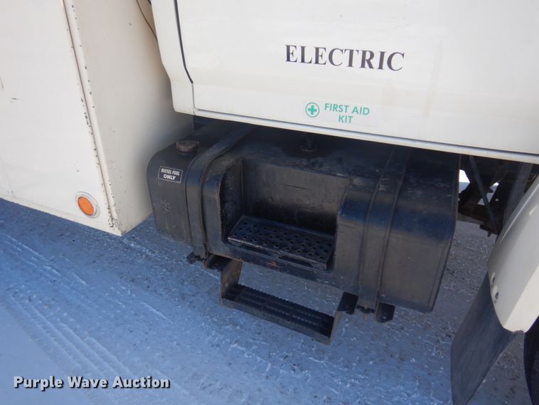 image for item DM5376 1994 Ford F700  bucket truck