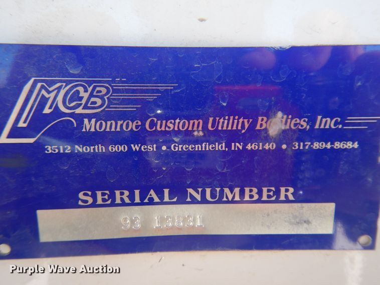 image for item DM5376 1994 Ford F700  bucket truck