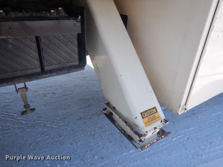 image for item DM5376 1994 Ford F700  bucket truck