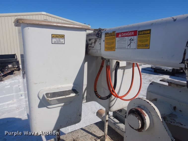 image for item DM5376 1994 Ford F700  bucket truck