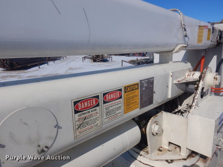 image for item DM5376 1994 Ford F700  bucket truck