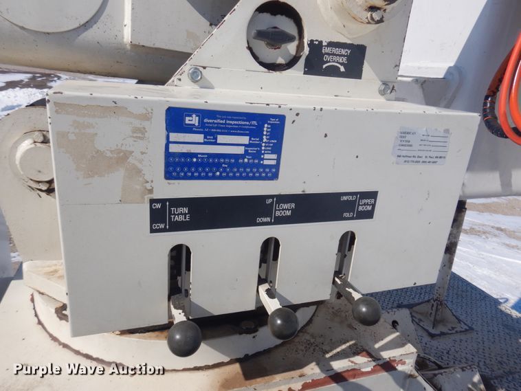 image for item DM5376 1994 Ford F700  bucket truck