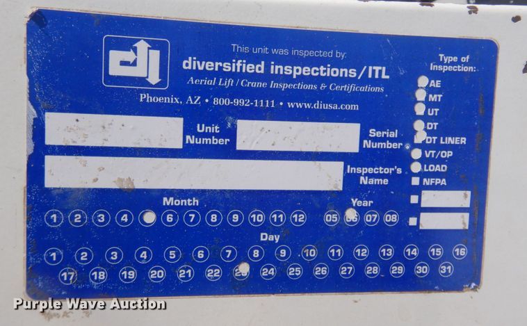 image for item DM5376 1994 Ford F700  bucket truck