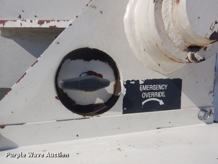 image for item DM5376 1994 Ford F700  bucket truck