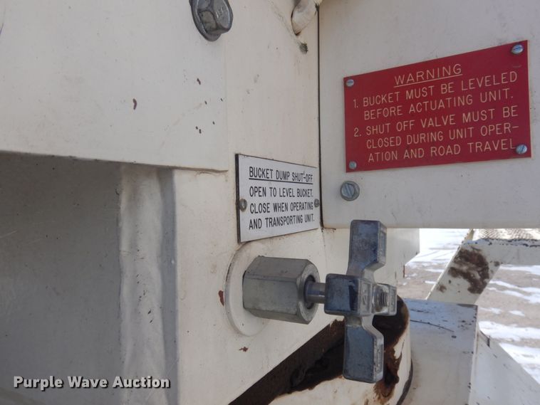 image for item DM5376 1994 Ford F700  bucket truck