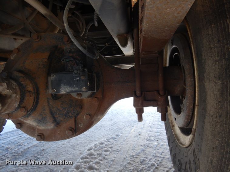 image for item DM5376 1994 Ford F700  bucket truck