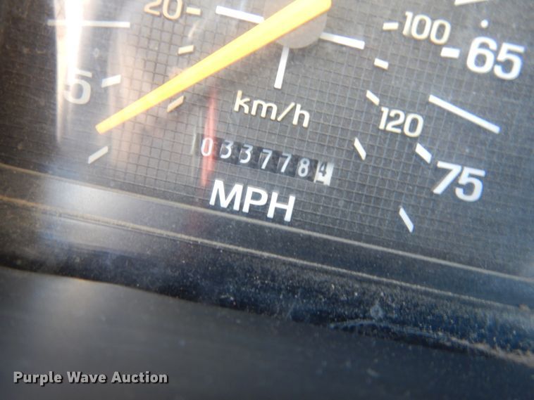 image for item DM5376 1994 Ford F700  bucket truck