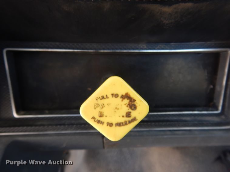 image for item DM5376 1994 Ford F700  bucket truck