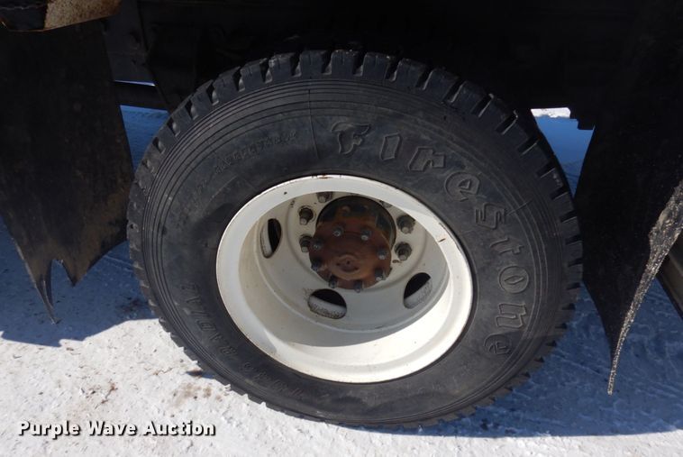 image for item DM5376 1994 Ford F700  bucket truck