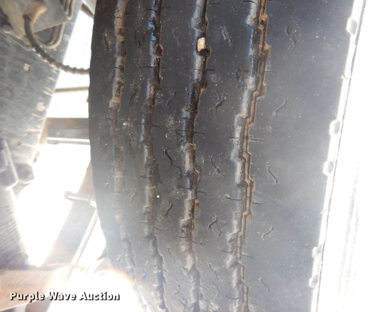 image for item DM5376 1994 Ford F700  bucket truck