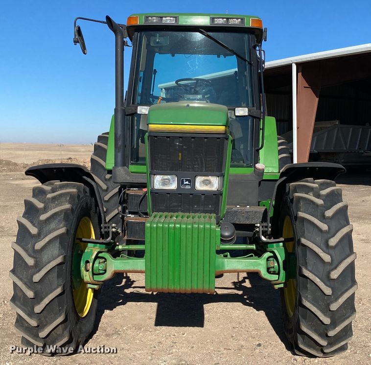 image for item DM8332 1993 John Deere 7800  MFWD tractor