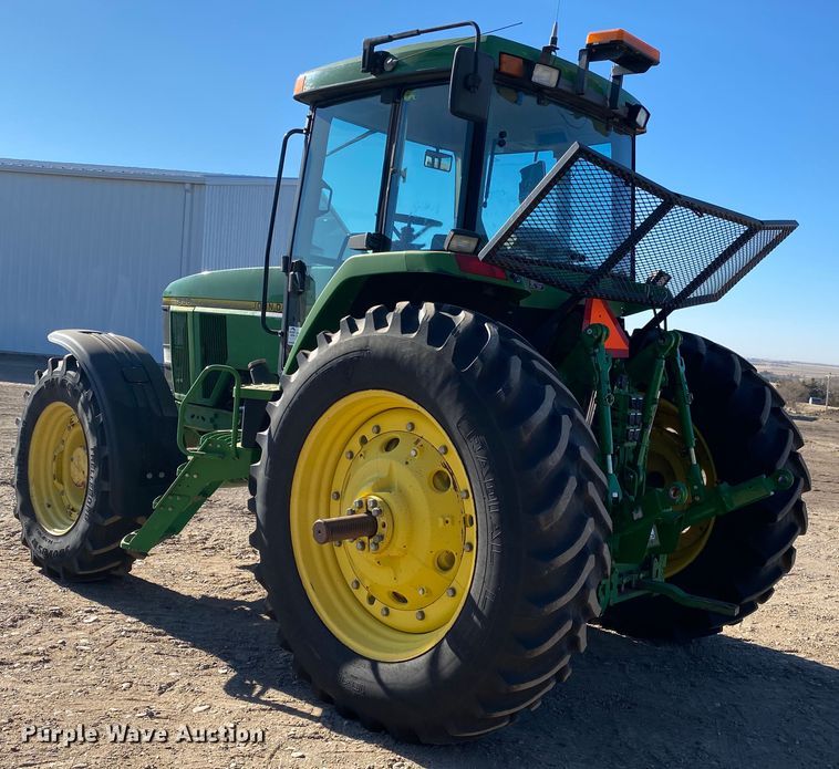 image for item DM8332 1993 John Deere 7800  MFWD tractor