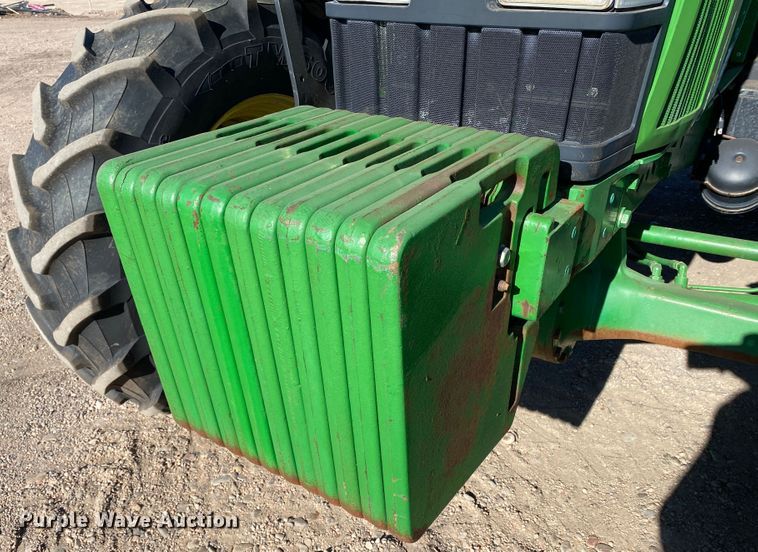 image for item DM8332 1993 John Deere 7800  MFWD tractor