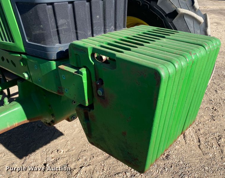 image for item DM8332 1993 John Deere 7800  MFWD tractor