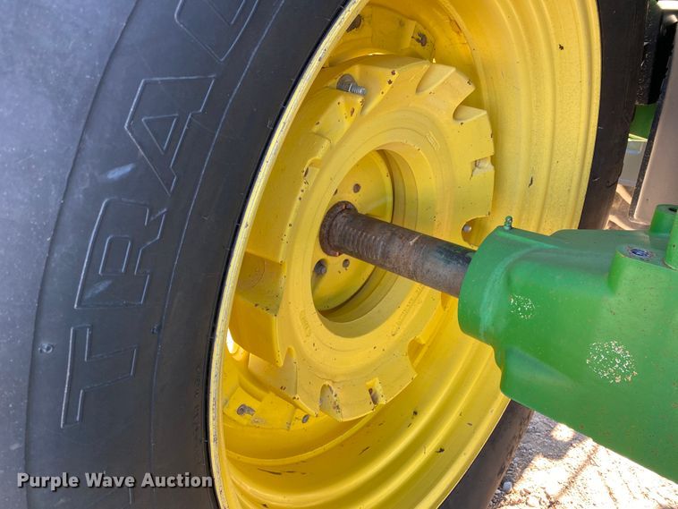 image for item DM8332 1993 John Deere 7800  MFWD tractor