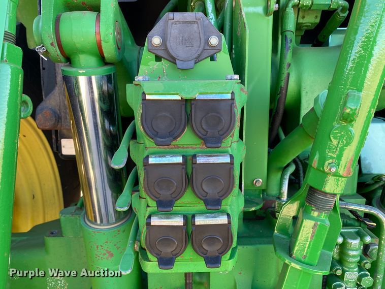 image for item DM8332 1993 John Deere 7800  MFWD tractor