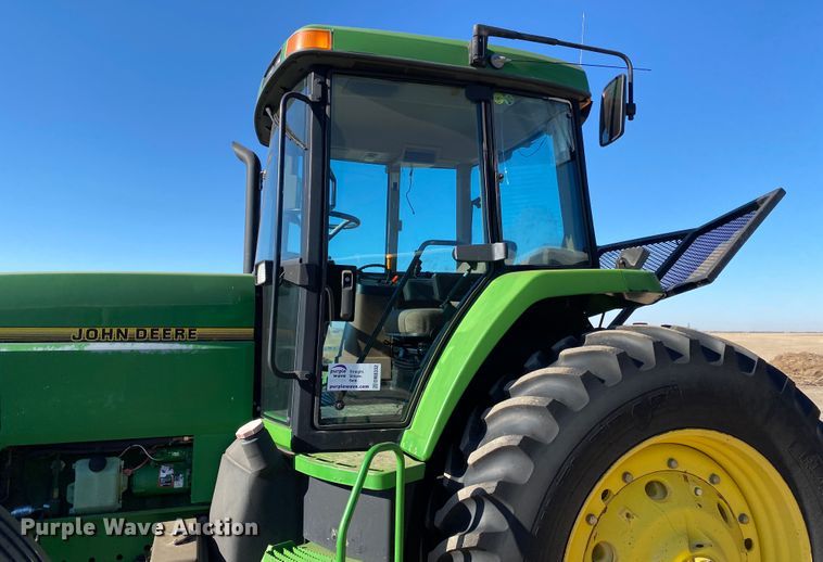 image for item DM8332 1993 John Deere 7800  MFWD tractor