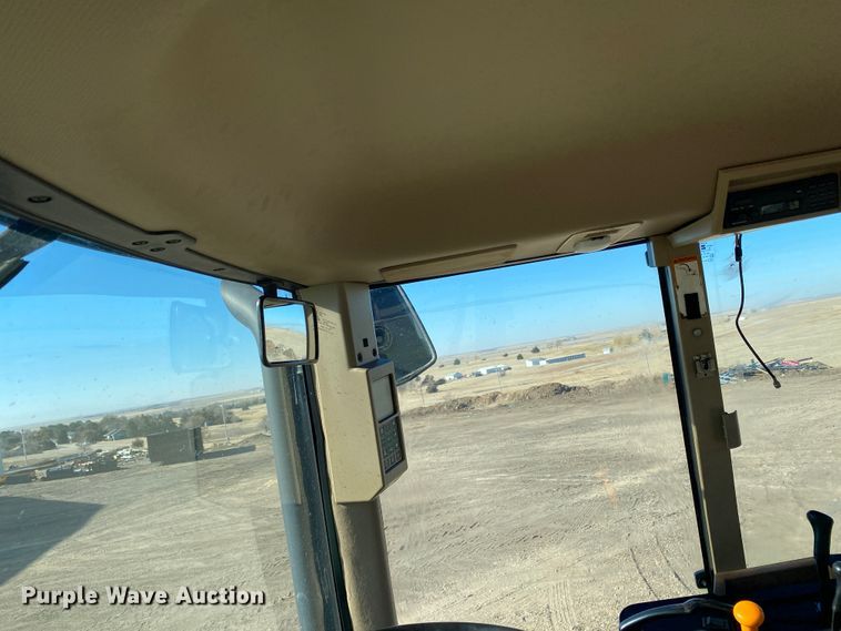 image for item DM8332 1993 John Deere 7800  MFWD tractor