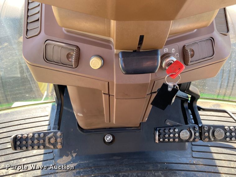 image for item DM8332 1993 John Deere 7800  MFWD tractor