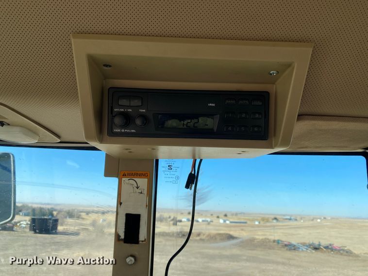 image for item DM8332 1993 John Deere 7800  MFWD tractor