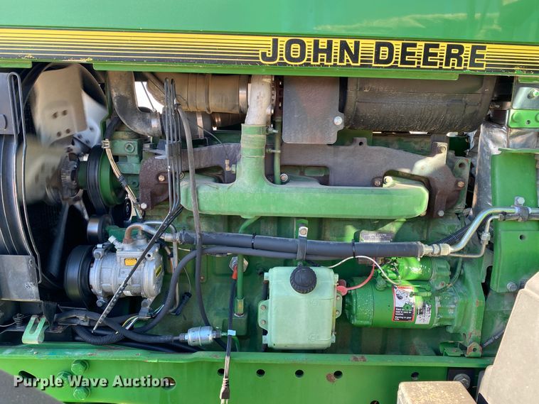 image for item DM8332 1993 John Deere 7800  MFWD tractor