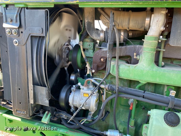 image for item DM8332 1993 John Deere 7800  MFWD tractor