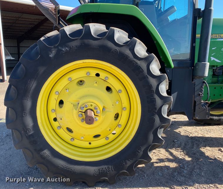 image for item DM8332 1993 John Deere 7800  MFWD tractor