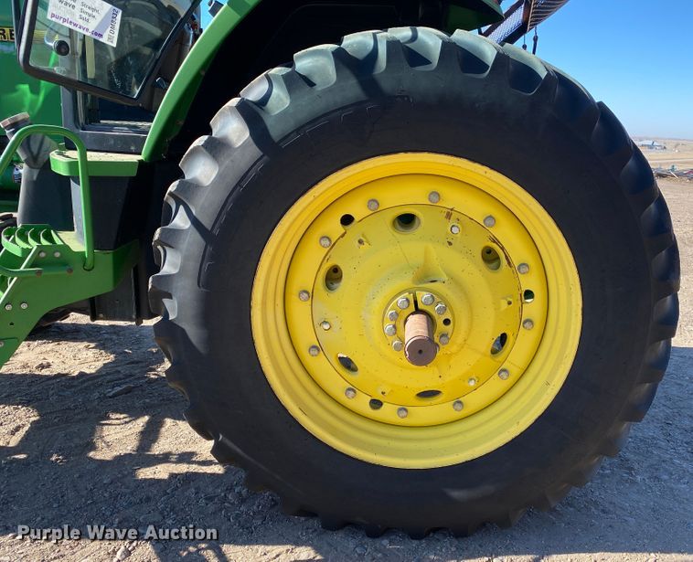 image for item DM8332 1993 John Deere 7800  MFWD tractor