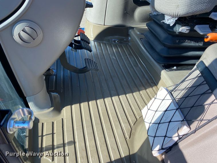 image for item DM8333 2018 Case IH Maxxum 125  MFWD tractor