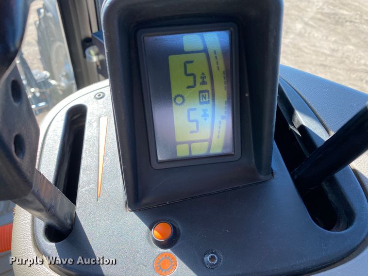 image for item DM8333 2018 Case IH Maxxum 125  MFWD tractor