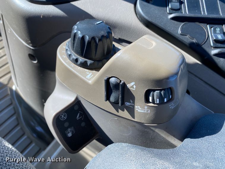 image for item DM8333 2018 Case IH Maxxum 125  MFWD tractor