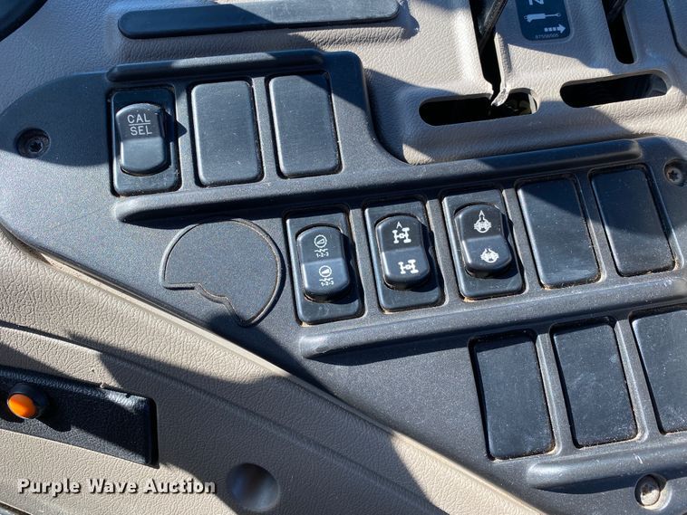 image for item DM8333 2018 Case IH Maxxum 125  MFWD tractor