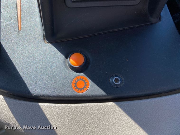 image for item DM8333 2018 Case IH Maxxum 125  MFWD tractor