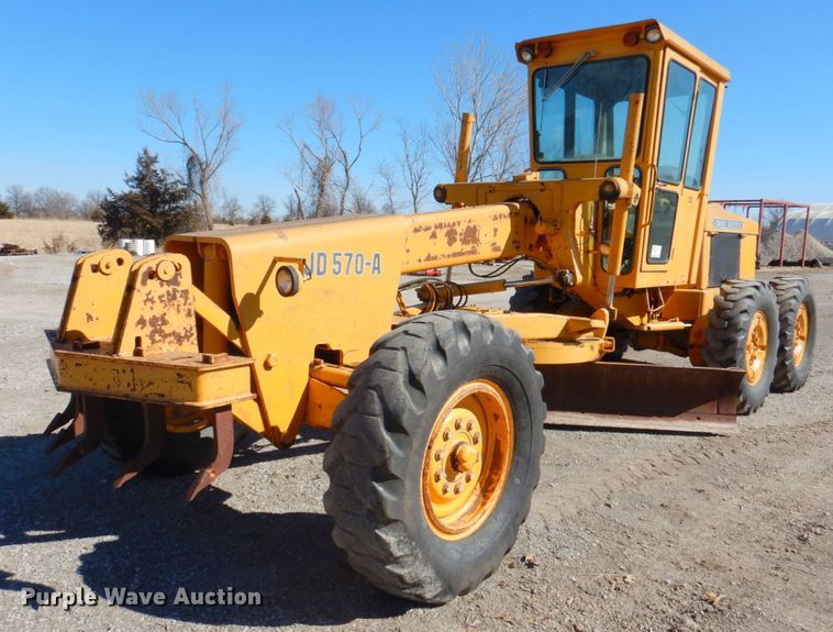 image for item DN1329 1981 John Deere 570A  motor grader