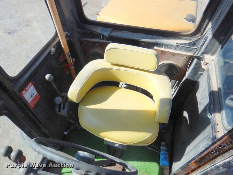 image for item DN1329 1981 John Deere 570A  motor grader