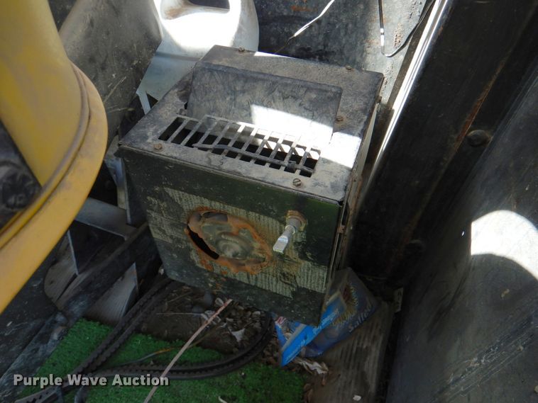 image for item DN1329 1981 John Deere 570A  motor grader