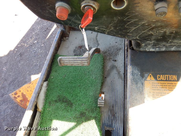 image for item DN1329 1981 John Deere 570A  motor grader