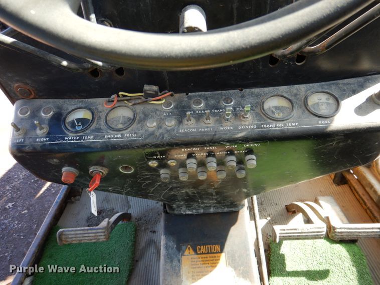 image for item DN1329 1981 John Deere 570A  motor grader