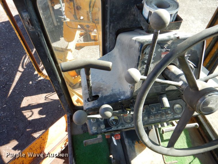 image for item DN1329 1981 John Deere 570A  motor grader