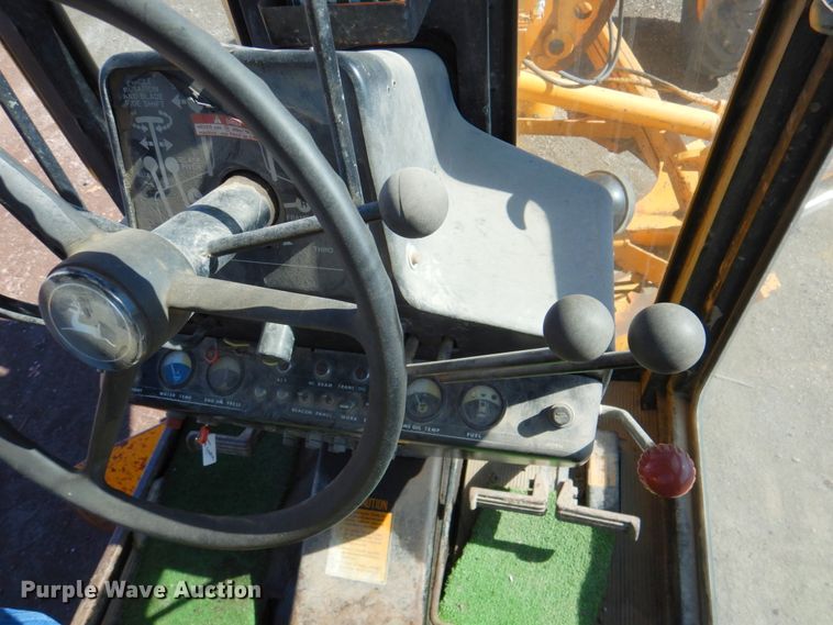 image for item DN1329 1981 John Deere 570A  motor grader