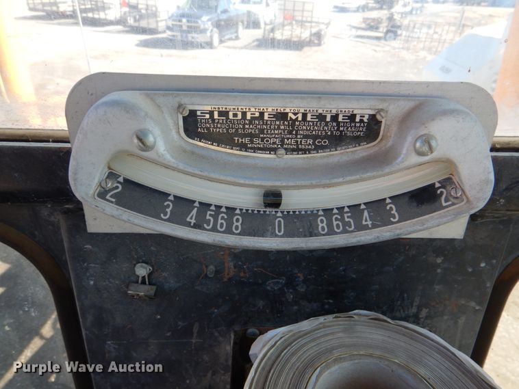 image for item DN1329 1981 John Deere 570A  motor grader