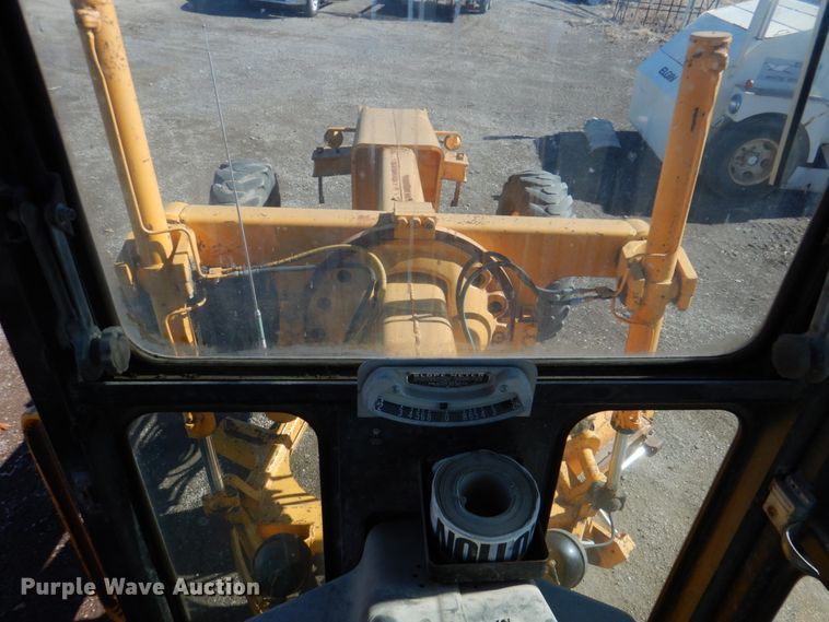 image for item DN1329 1981 John Deere 570A  motor grader