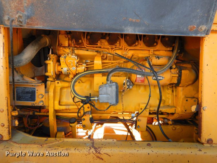 image for item DN1329 1981 John Deere 570A  motor grader