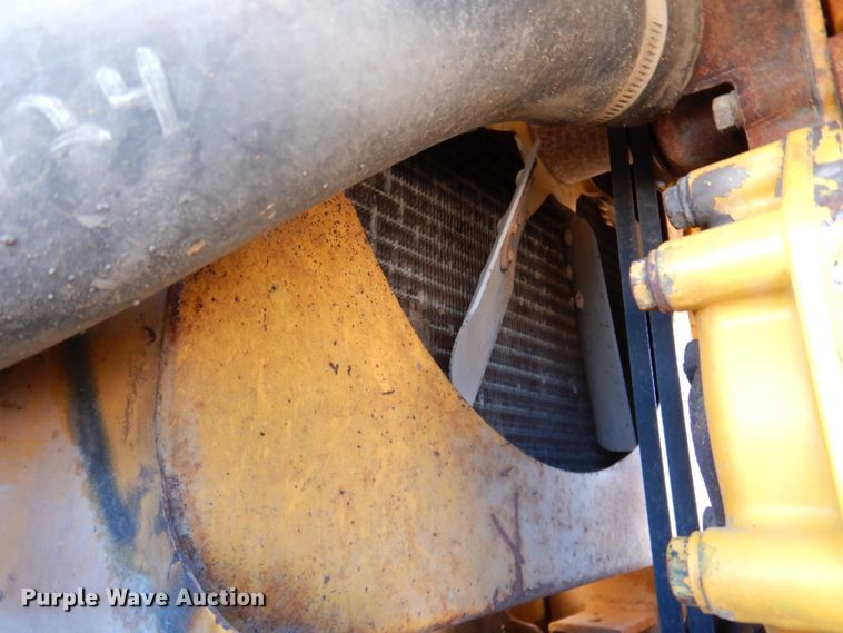 image for item DN1329 1981 John Deere 570A  motor grader