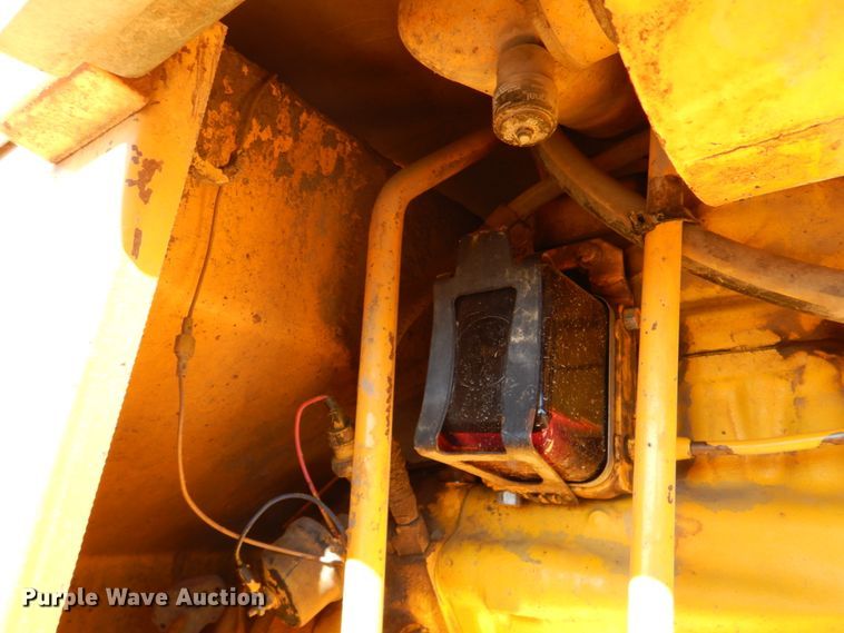 image for item DN1329 1981 John Deere 570A  motor grader