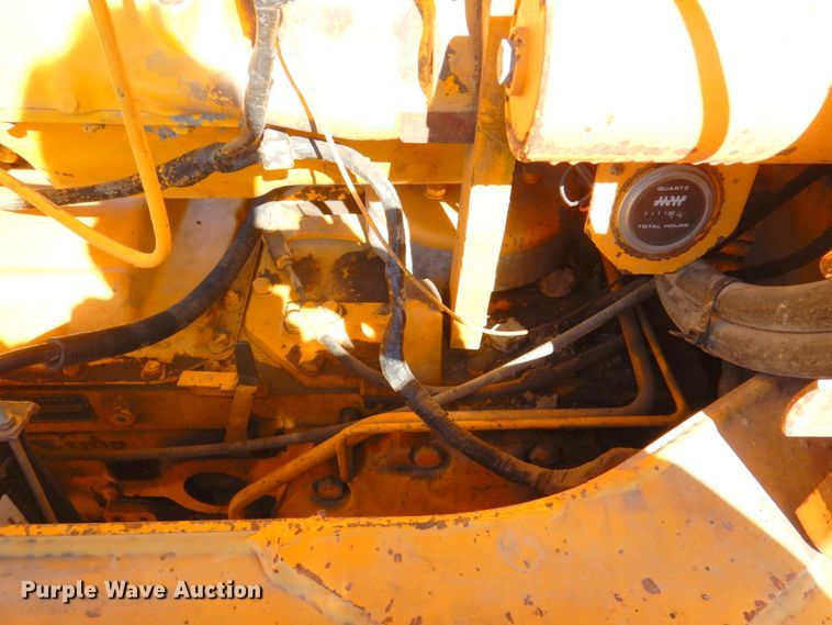 image for item DN1329 1981 John Deere 570A  motor grader