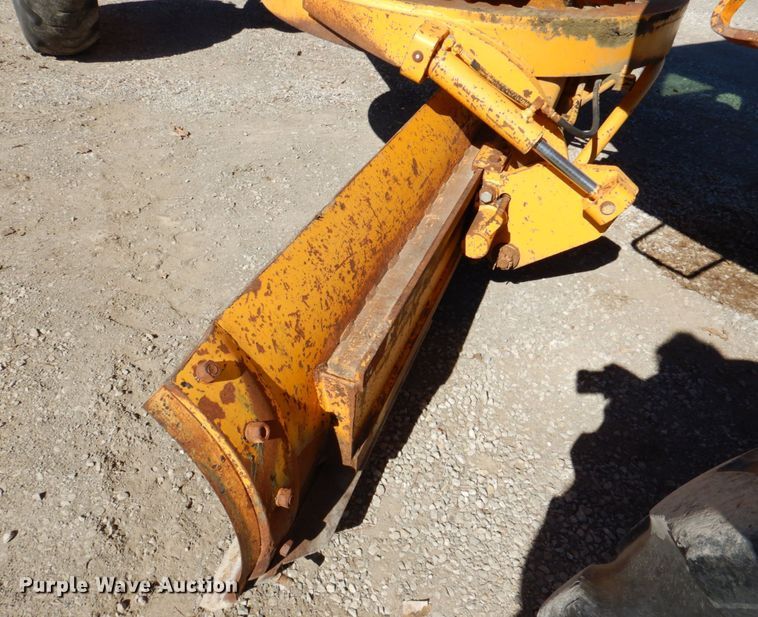 image for item DN1329 1981 John Deere 570A  motor grader