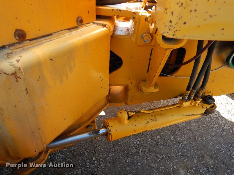 image for item DN1329 1981 John Deere 570A  motor grader