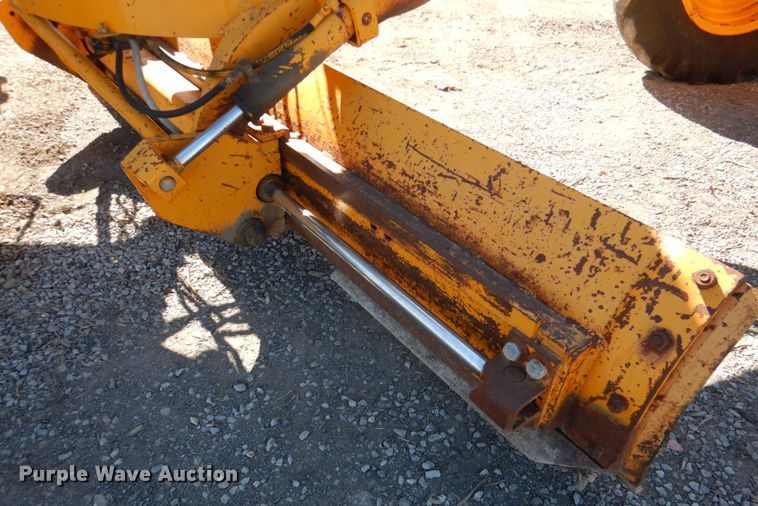 image for item DN1329 1981 John Deere 570A  motor grader